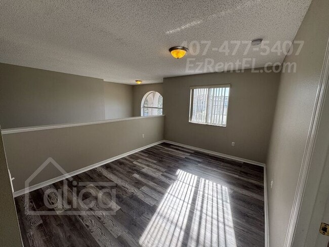 Building Photo - 568 Bristol Cir