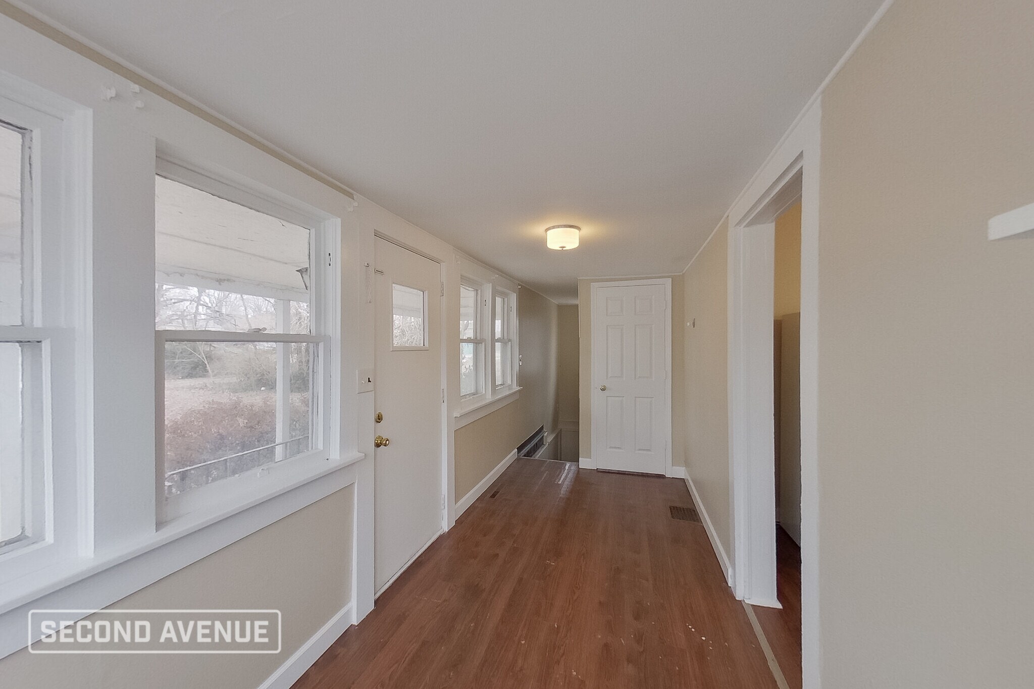 Building Photo - 601 E 4th St