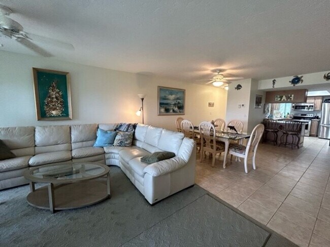 Building Photo - Venice, FL MACARTHUR BEACH Gated Comm. 2/2...