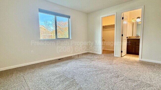 Building Photo - 1516 River Rock Rd