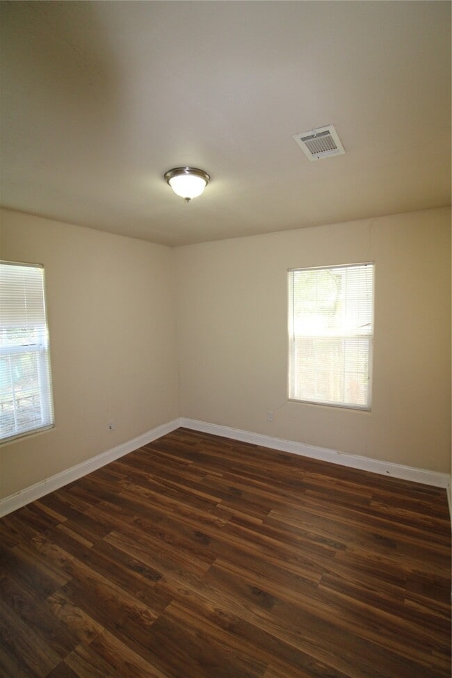 Building Photo - 10601 Murr Way
