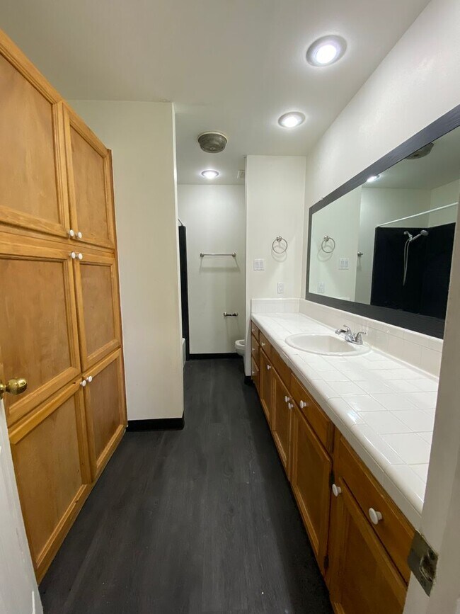 Building Photo - Big and Spacious Four Bedroom Home on the ...