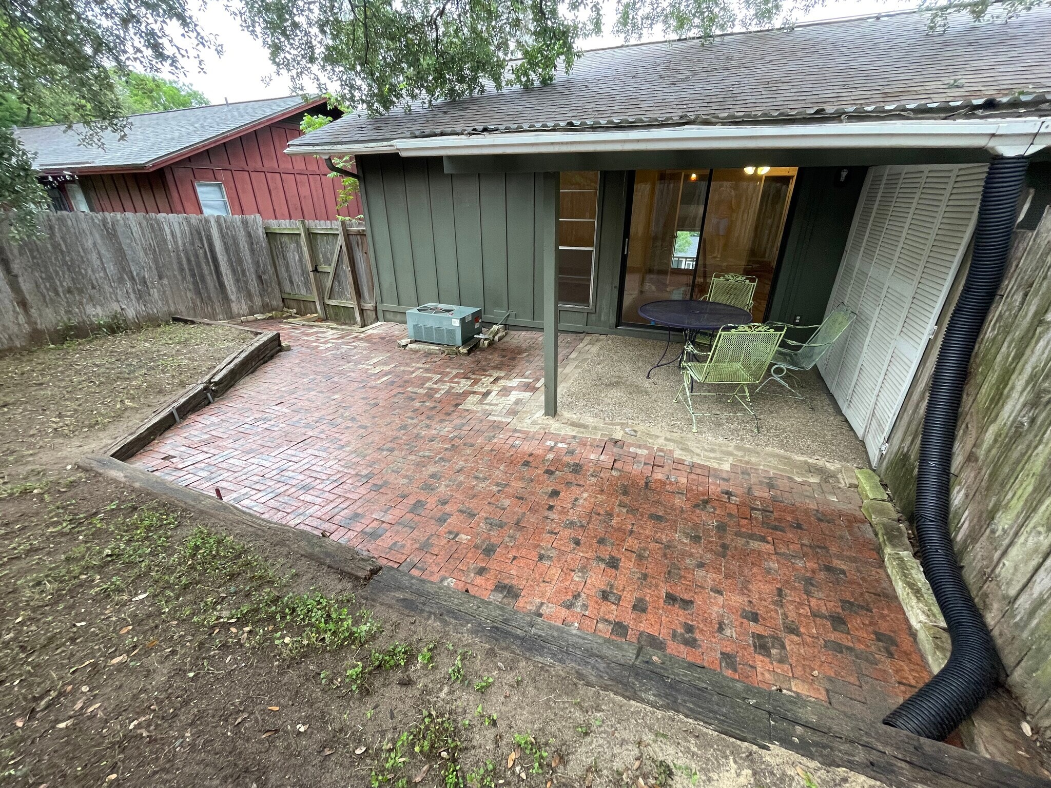 Building Photo - 2608 Carnarvon Ln