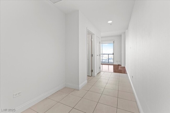 Building Photo - 200 W Sahara Ave