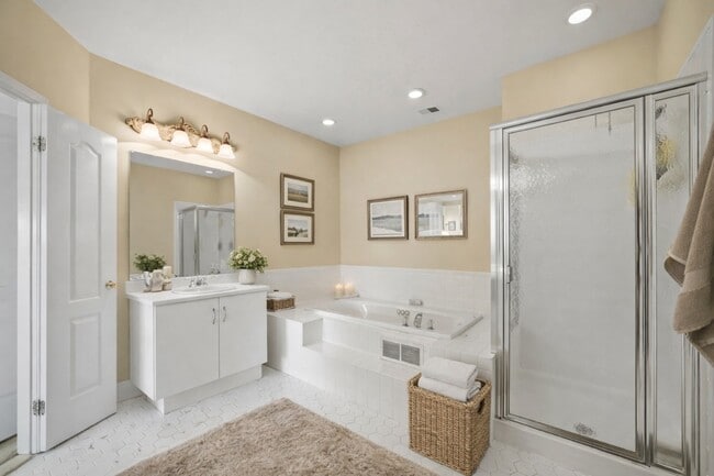 Building Photo - 601 Timberbrooke Dr