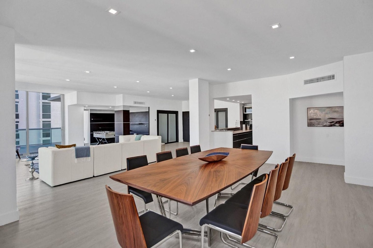 Building Photo - 4001 S Ocean Dr