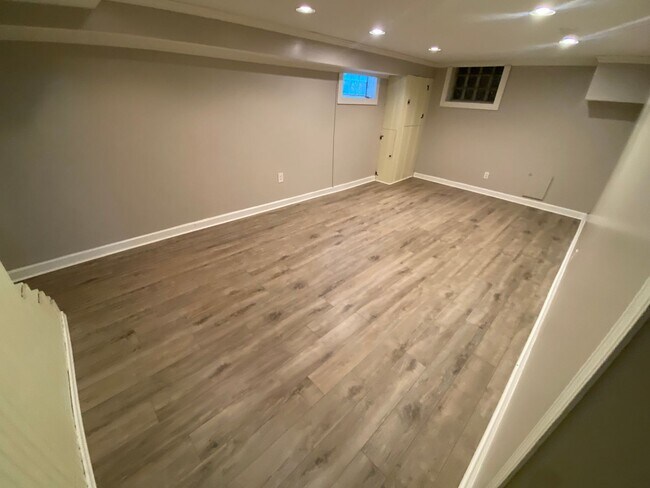 Building Photo - 4 Bedroom - Upper Arlington