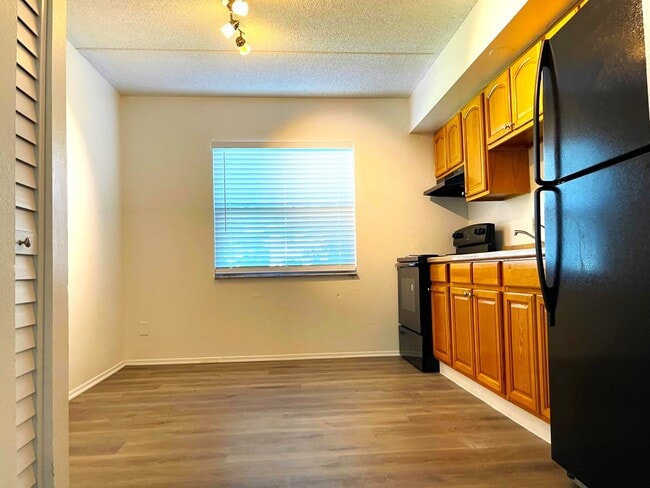 Building Photo - Palm Gardens Community