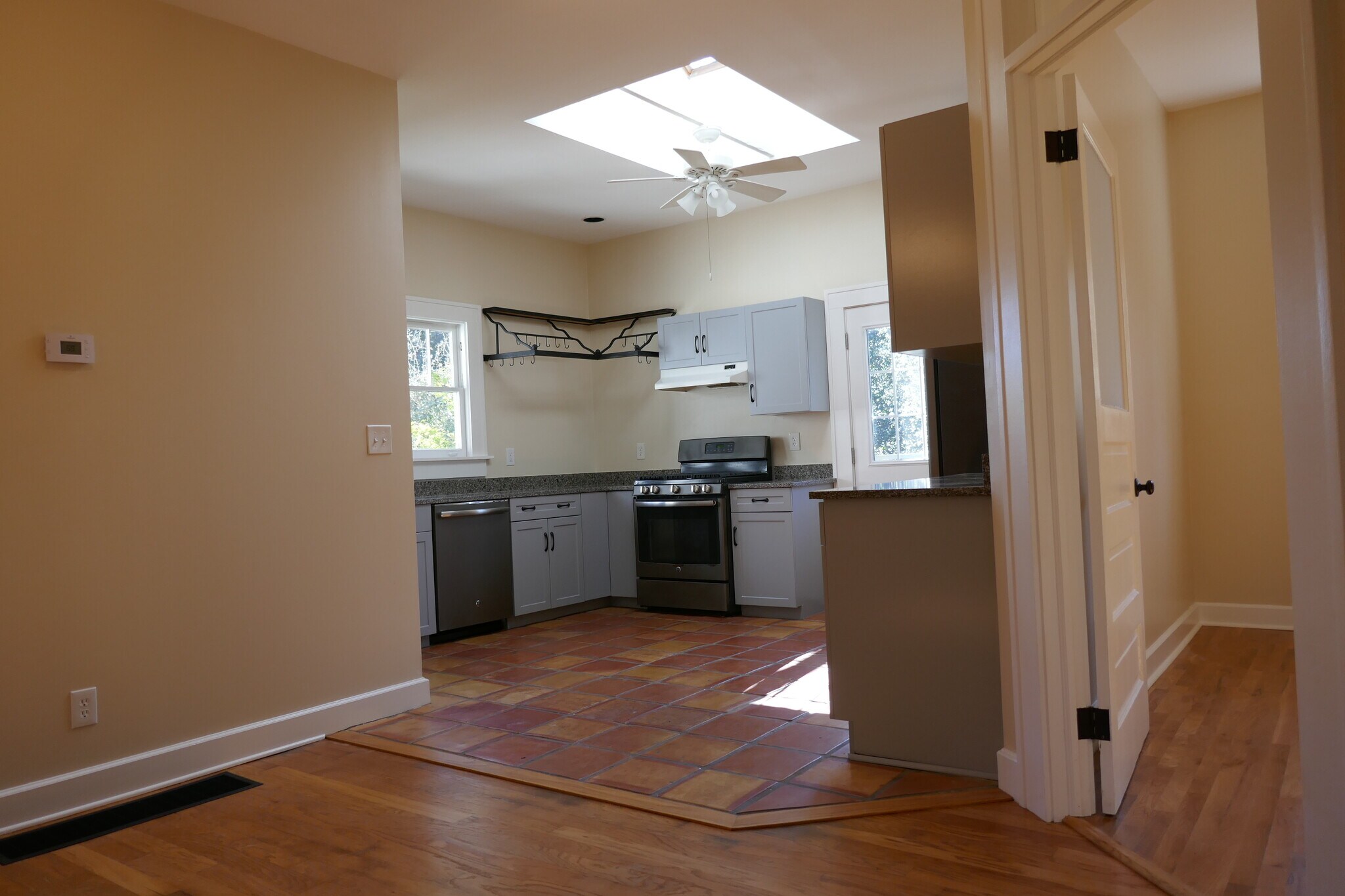 Building Photo - 145 S Columbia Dr