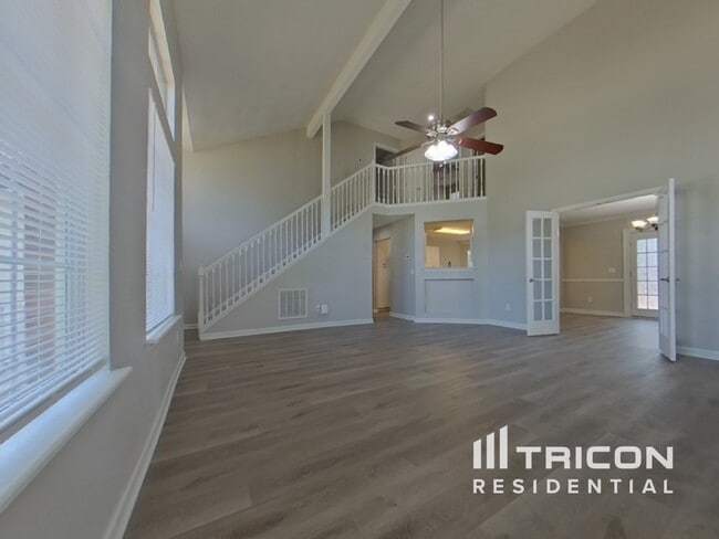 Building Photo - 1105 Glendevon Cir