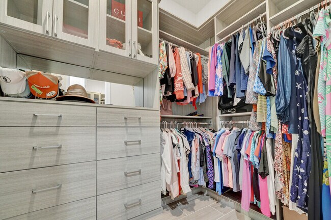 Building Photo - 138 Palma St