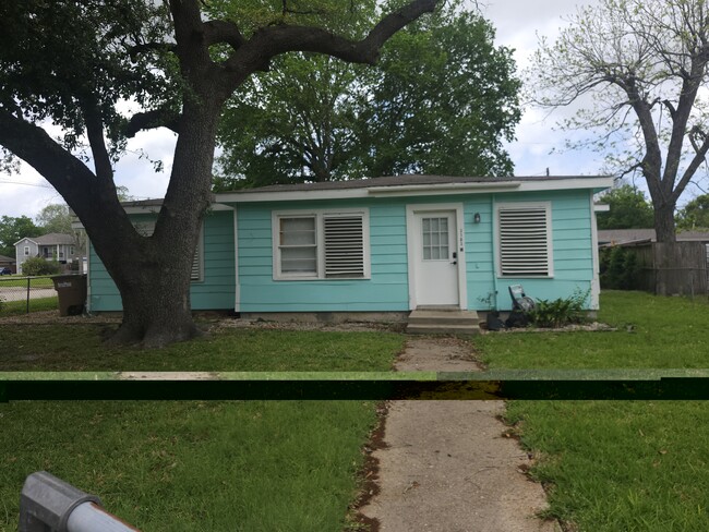 Building Photo - 3103 Avenue H