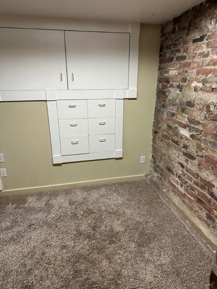 Building Photo - 32 S 1300 E