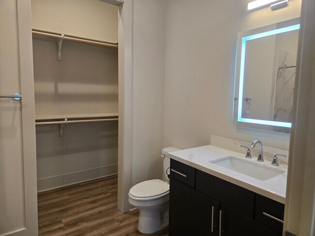 Building Photo - 213 Holleman Dr E
