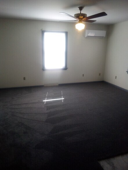 large living room 16'X17' - 703 Monroe St