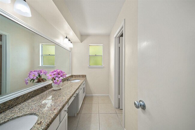 Building Photo - 10718 Nobility Dr