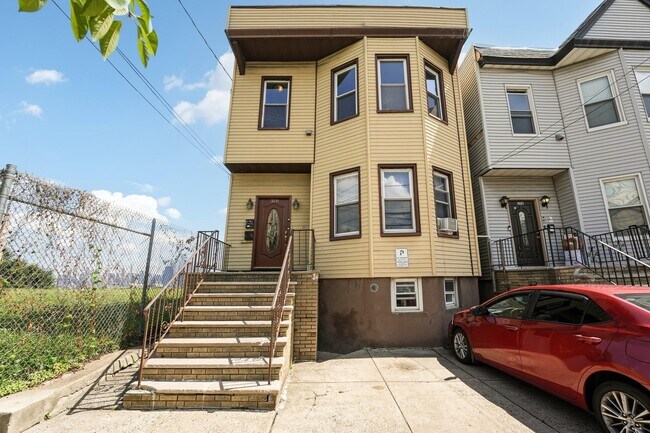 Building Photo - 310 Palisade Ave
