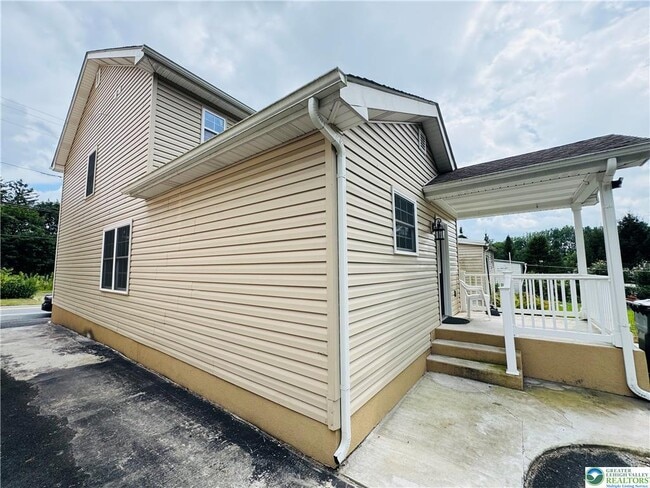 Building Photo - 2671 Levans Rd