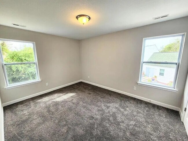 Building Photo - RENOVATED 4 BEDROOM/3 BATH IN NORFOLK! READY FOR RENT!!