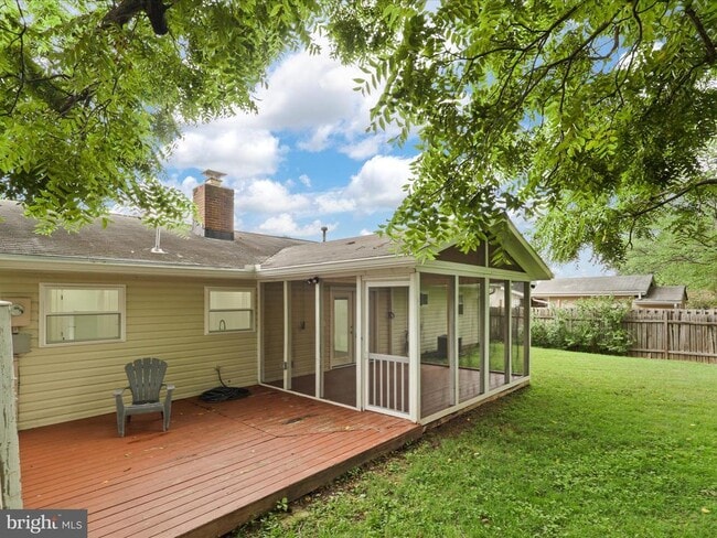 Building Photo - 804 W Nettle Tree Rd