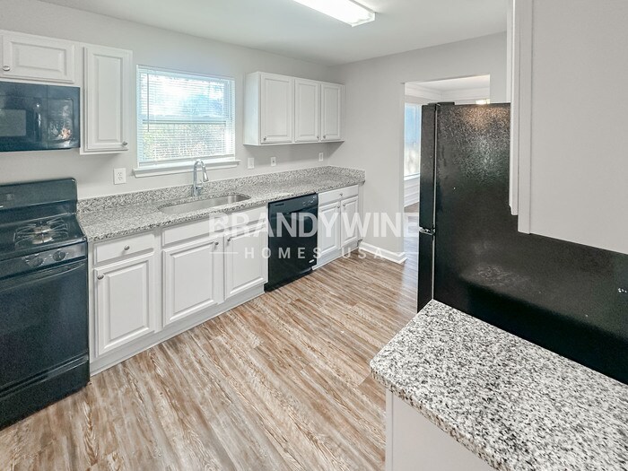 Building Photo - 6290 Shell Dr SW