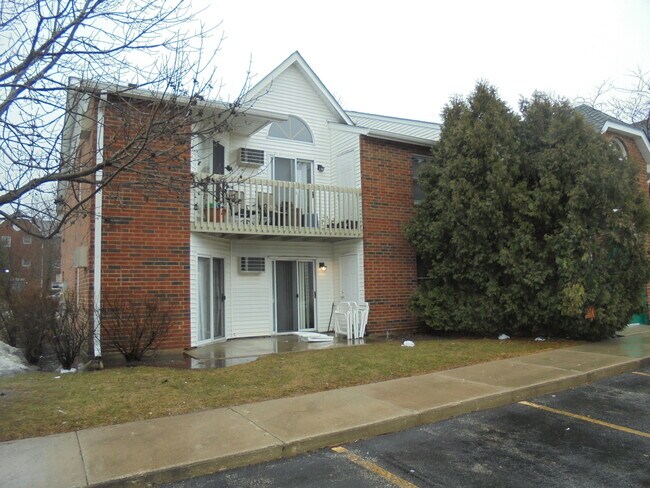 Building Photo - 1334 Cunat Ct