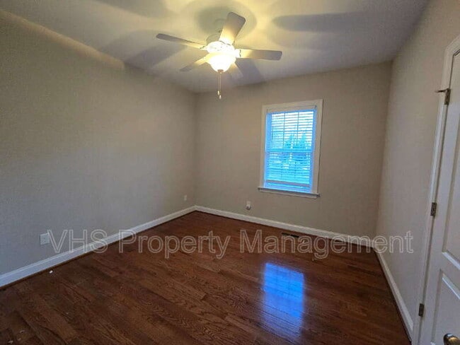 Building Photo - 2400 Lakeview Pkwy