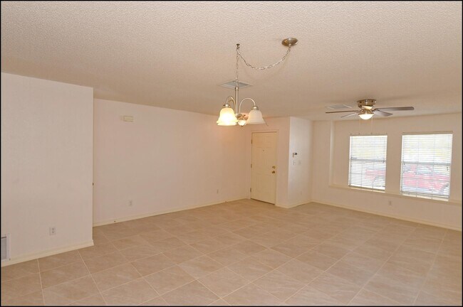 Building Photo - 648 Wind River Ave