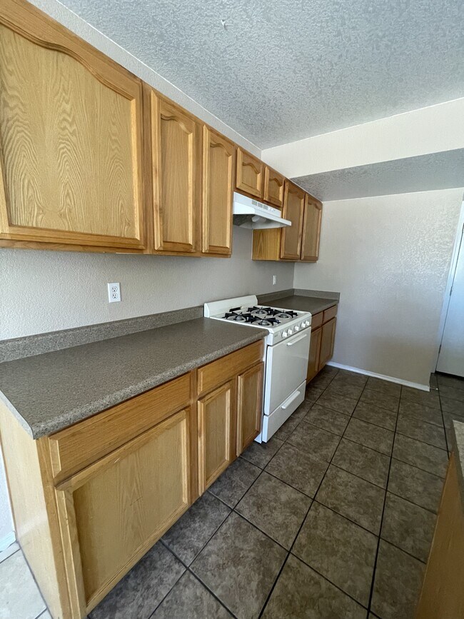 Building Photo - 3677 Tierra Alba Dr