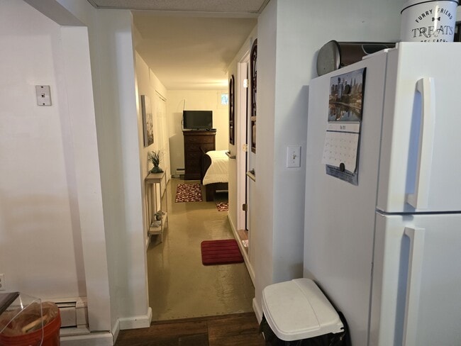 Hallway to Bedroom & Bath - 4946 Saint Pauls Church Rd