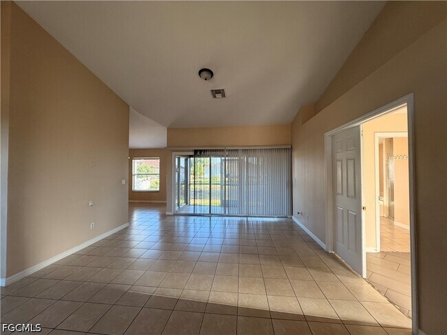 Building Photo - 3808 25th St SW