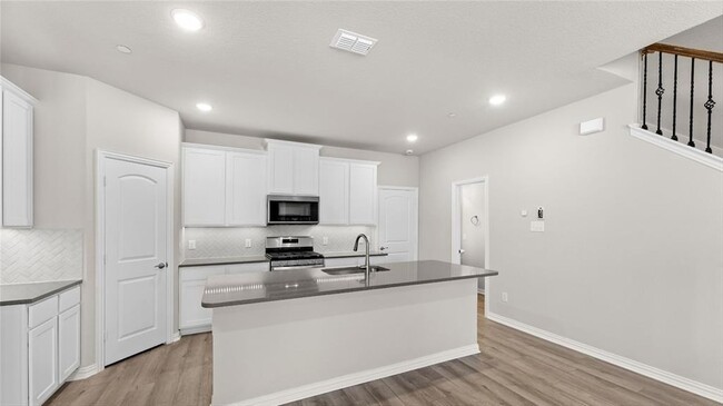 Building Photo - 3720 Paradise Way