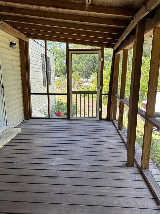 Building Photo - FOR RENT