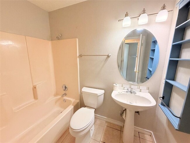 Building Photo - 14200 Sussman Ct