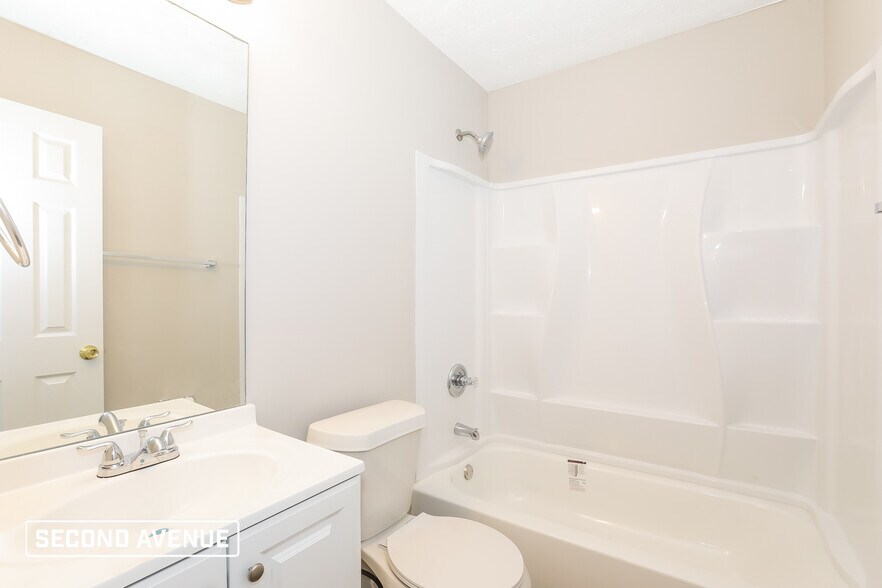 Building Photo - 1710 Riverchase Cir NE