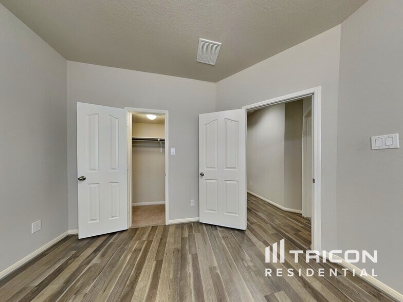 Building Photo - 17103 Amarose Dr