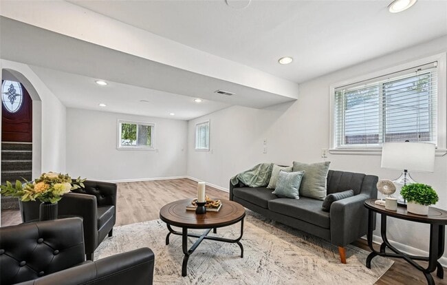 Building Photo - 6781 Quay Ct