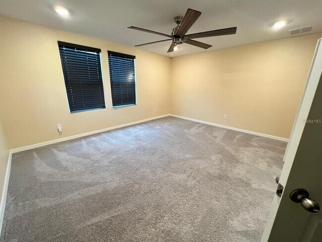 Building Photo - 700 Split Hoof Dr
