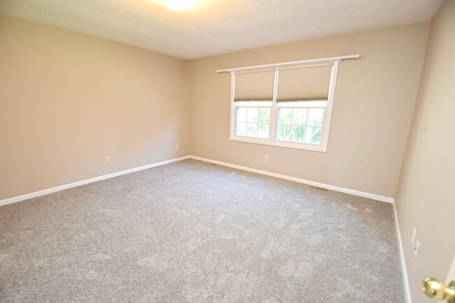 Building Photo - Large executive home in Granger IN
