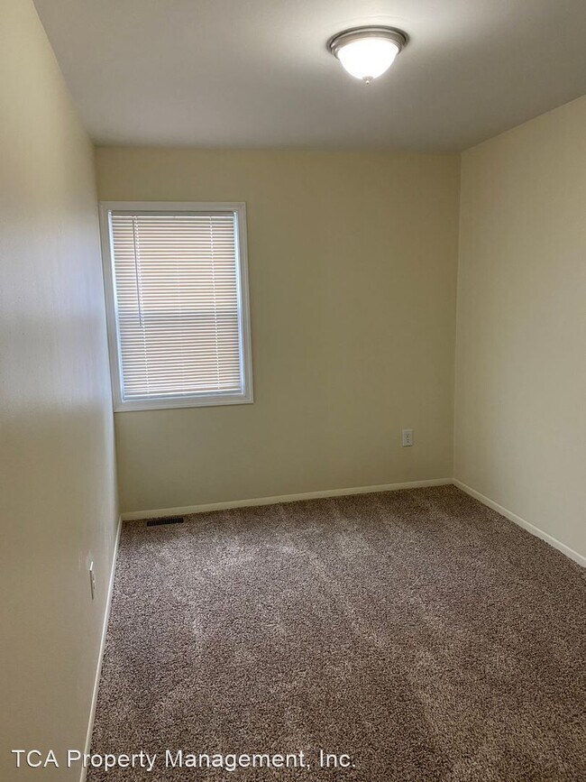 Building Photo - 3 br, 1.5 bath House - 1857 Simons Court