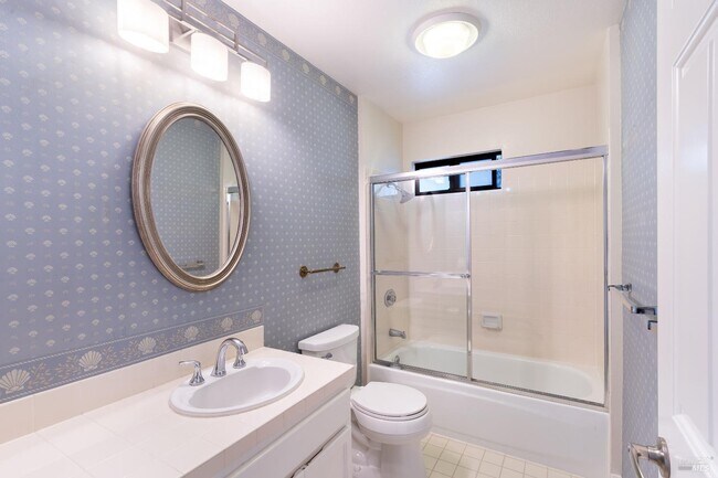 Building Photo - 1100 Princeton Dr