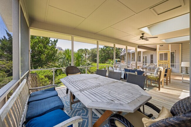 Building Photo - 931 Debordieu Blvd