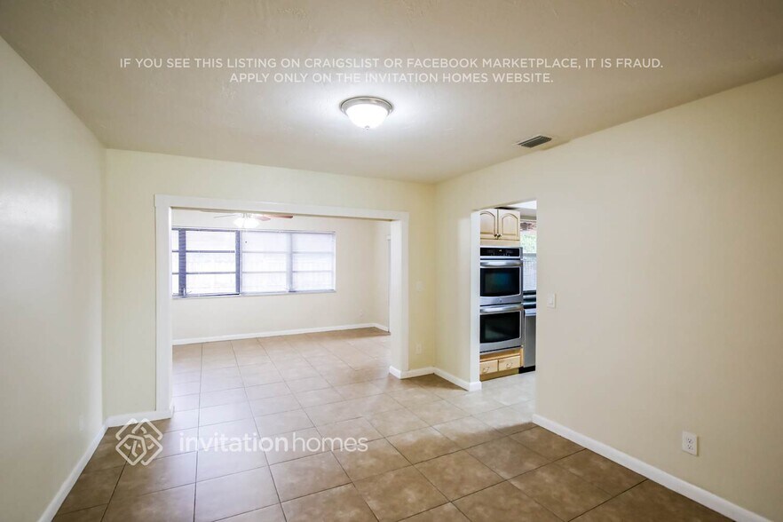 Building Photo - 5313 SW 118th Ave