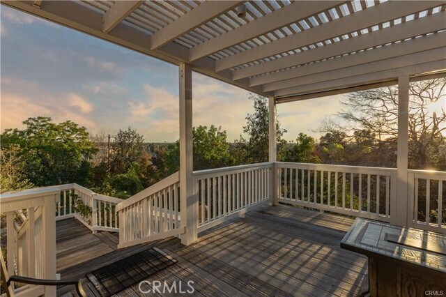 Building Photo - 714 Oceanview Dr