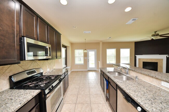 Building Photo - 7214 Baitland Dr