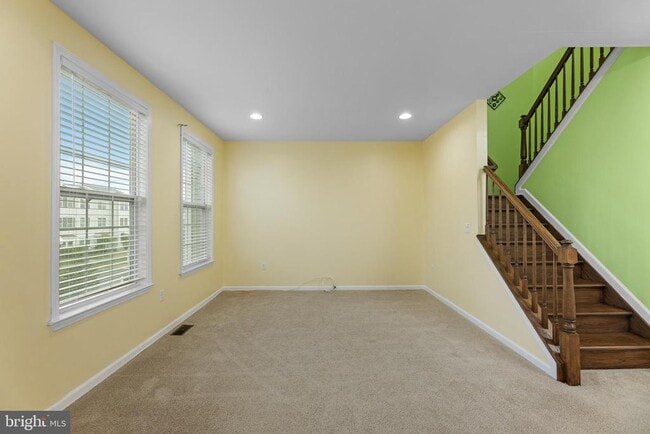 Building Photo - 42 Mountie Ln