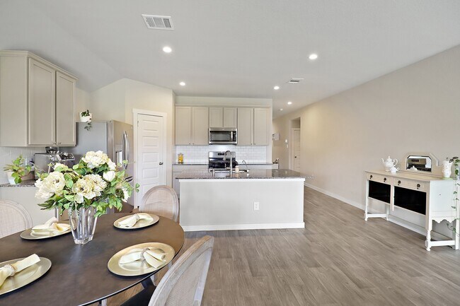 Building Photo - 127 Walnut Hl Ct