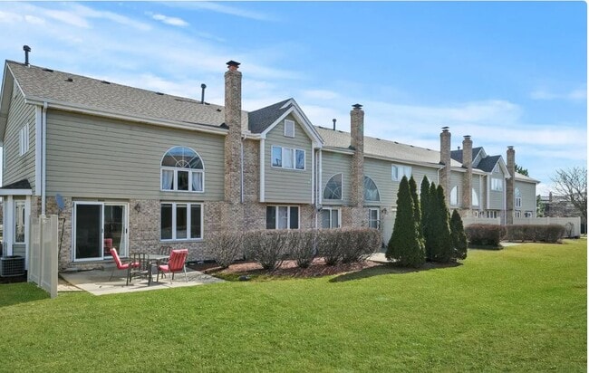 Building Photo - 8444 Dunmore Dr