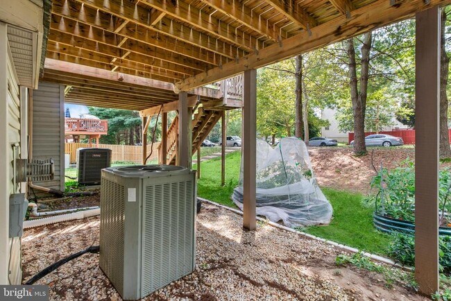 Building Photo - 13 Bank Spring Ct
