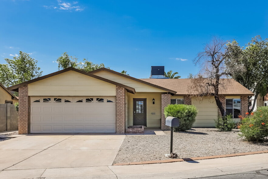 Primary Photo - 10107 W Roma Ave